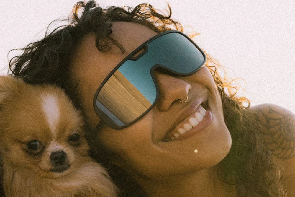 refugio_charcoal_grey_with_silverMirror Close up of Ombraz refugio armless rope sunglasses