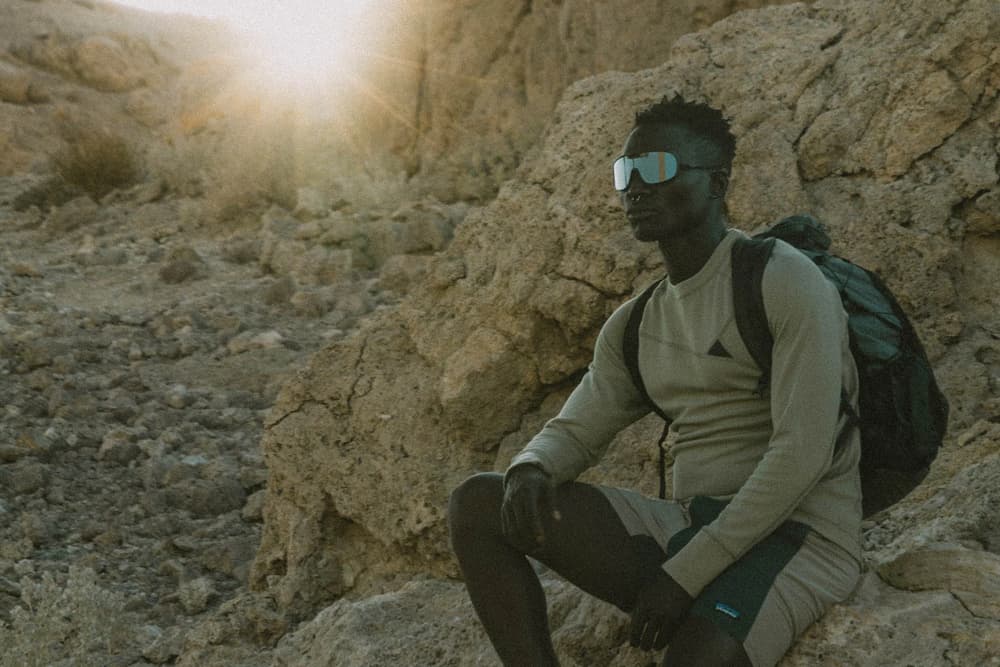 refugio_charcoal_grey_with_silverMirror Close up of Ombraz refugio armless rope sunglasses
